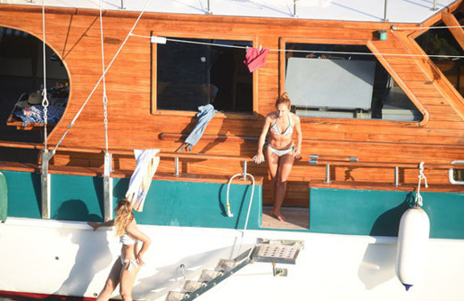 Kim der ki 38 yaşında! Burçin Terzioğlu fit görüntüsüyle dikkat çekti