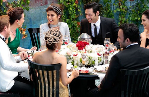 Mert Fırat'tan Ufak Tefek Cinayetler'le ilgili bomba tüyolar