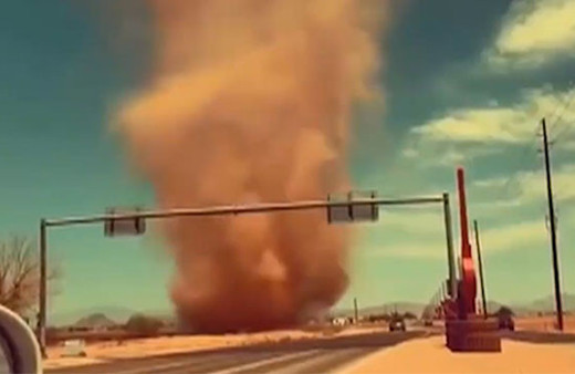 'Şeytan tozu' Arizona'yı vurdu! İşte o anlar