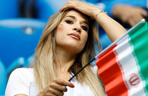 40 yıl sonra bir ilk gerçekleşti! İşte geceye damga vuran pankart