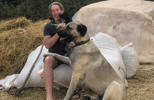 Ünlü oyuncu doğanın tadını çıkarıyor!