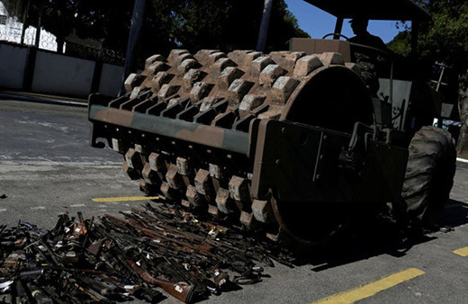 8 bin 500 silah böyle imha edildi