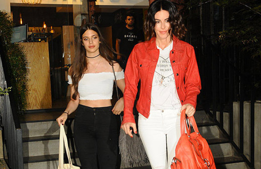 Defne Samyeli fena patladı: Oraya da gelseydiniz