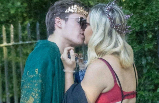 Oxford'da skandal parti! Sex uyuşturucu ne ararsan var