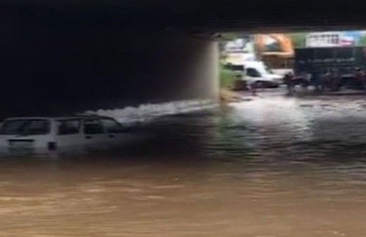 Araçlar mahsur kaldı yol kapatıldı! İstanbul'da korkunç manzara