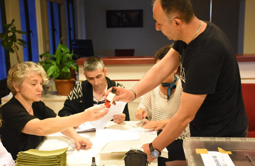 Türkiye sandık başında! İşte ülkenin dört bir yanından kareler