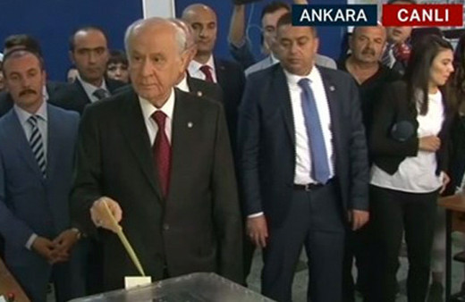 Oyunu kullanan Bahçeli'ye Suruç'taki görüntüler soruldu
