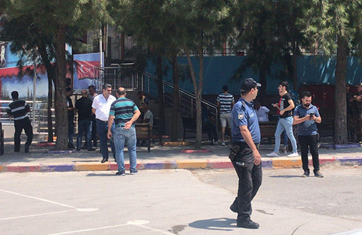 HDP'liler AK Partili vekilin yakınlarına saldırdı!