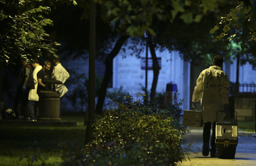 Fatih'te cami bahçesinde dehşet veren olay!