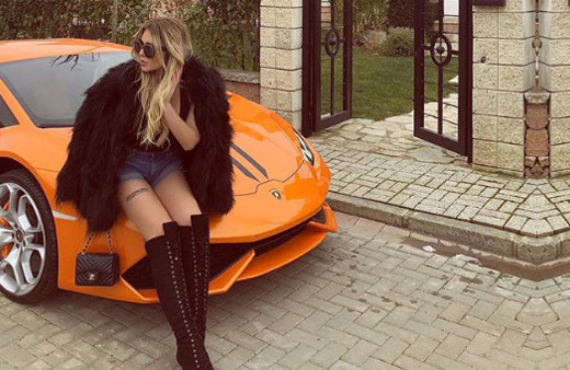 Selin Ciğerci'nin mayolu fotoğrafları olay oldu