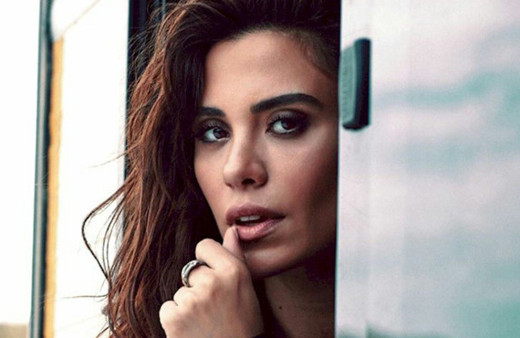 Şükran Ovalı yine herkesi kendine hayran bıraktı! 