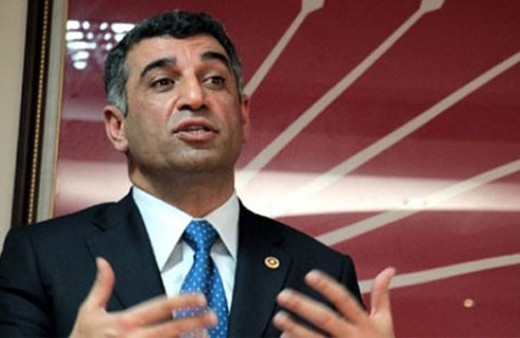 Dün istifaya çağırdı yarın oturma eylemi yapacak!