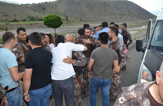 Özel harekatçılar sevinç gözyaşlarıyla karşılandı!