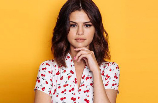 Selena Gomez'den kanser hastası çocuklara anlamlı ziyaret