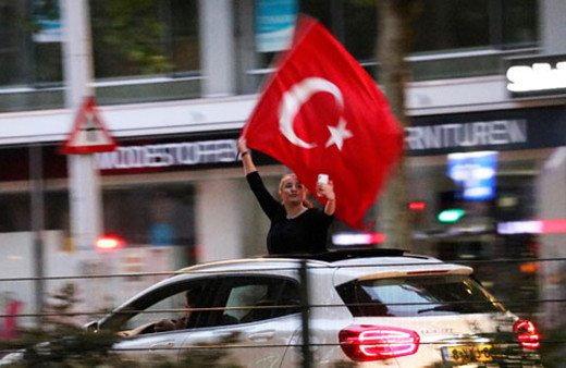 Hollanda'dan skandal seçim kararı! Yaptırmayacaklar...