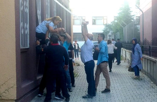 Seçim kurulunun olduğu adliyedeki yangınla ilgili çarpıcı açıklama