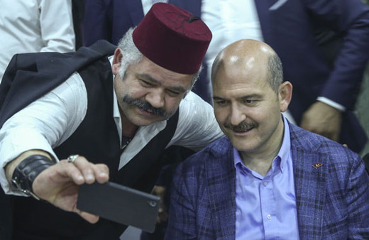 Soylu: Bunlar FETÖ'cüleri de içeriden çıkarır!