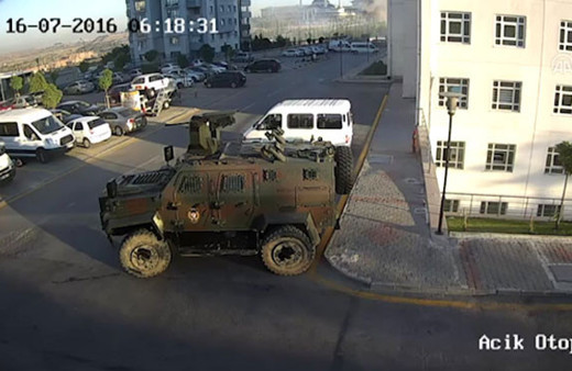 Yeni görüntüler ortaya çıktı! İşte Külliyenin bombalanma anı