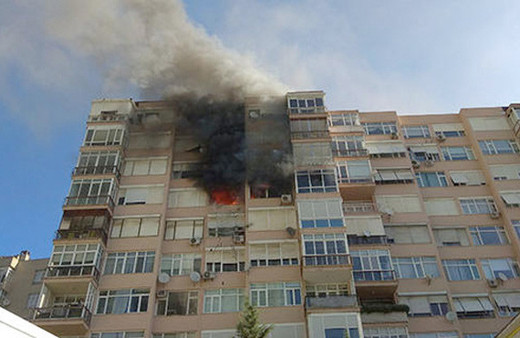 Zincirlikuyu'da eski askeri lojmanlarda yangın dehşeti