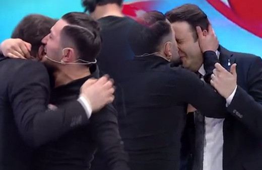 Fox TV Yaparsın Aşkım'da Türkiye bunu da gördü İlker Ayrık'a yaklaşıp...