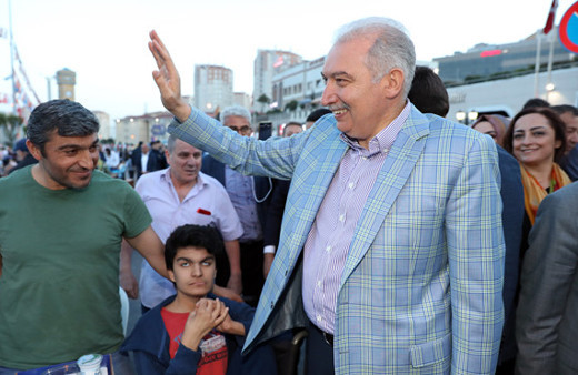 Başkan Uysal binlerle iftar sofrasında buluştu