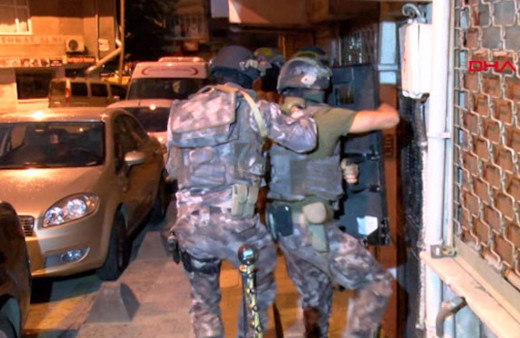 Esenler'de özel harekat timleriyle uyuşturucu operasyonu
