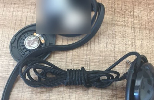  Otobüsteki yolcunun kulaklığından öyle bir şey çıktı ki...