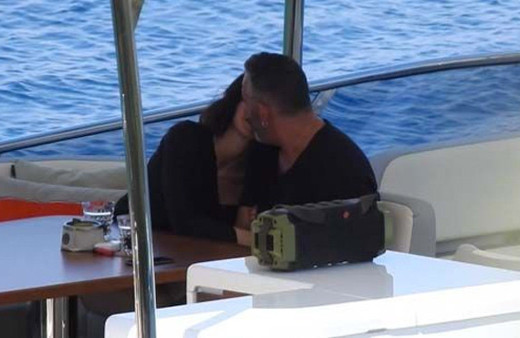 Cem Yılmaz'la Defne Samyeli'nin teknedeki bomba görüntüleri