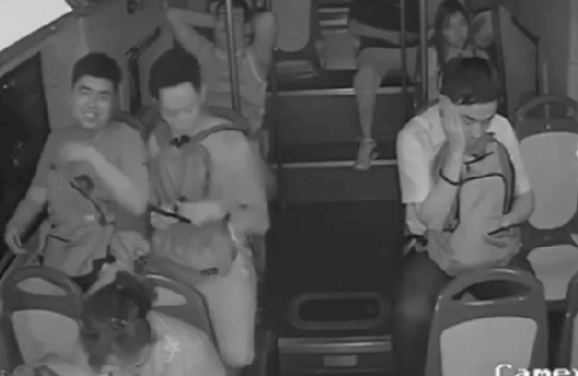 Her şey bir anda oldu! Yolcular neye uğradığını şaşırdı