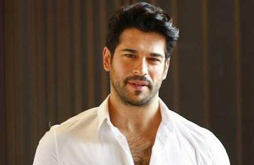 Zarara giren Burak Özçivit bakın kendini hangi işe verdi!