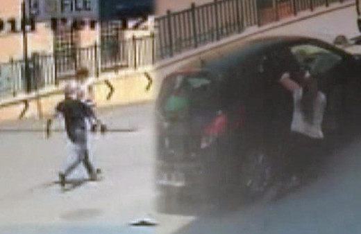 Güpegündüz çocuğu kaçırıldı; kurtarmak isterken metrelerce sürüklendi