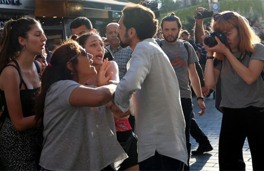 Beyoğlu'ndaki gösteriye polis müdahalesi