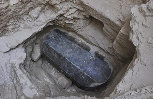 Mısır'da 30 tonluk lahit bulundu