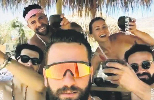 Boşanma partisi! Tuba Ünsal 4 erkekle çılgınca eğlendi 