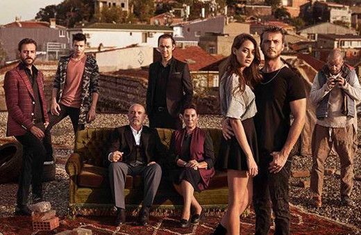 Show TV Çukur dizisi oyuncusuna saldırı yakaladığı anda...