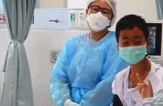 Tayland’da kurtarılan çocuklar ilk kez görüntülendi!