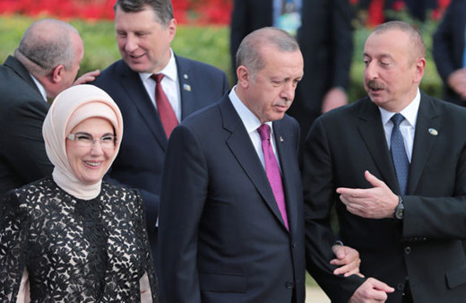 Erdoğan NATO Zirvesi'nde 'aile fotoğrafı'na katıldı