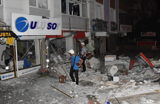 Samsun'da doğalgaz patlaması ortalık savaş alanına döndü