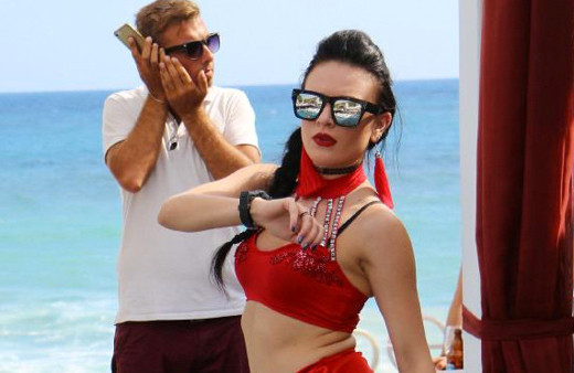 Havuz dans pistine dönüştürüldü turistler coştu