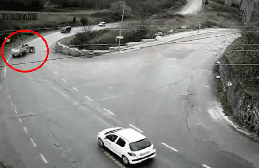 Traktörle drift yapayım derken dehşeti yaşadı!