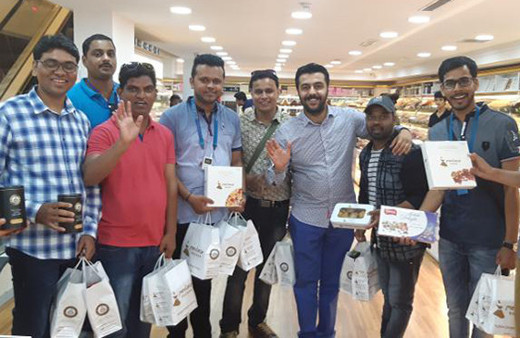 İstanbul'a gelen 3 bin 500 Hintlinin ziyareti renkli başladı