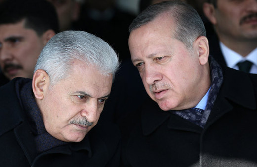 Erdoğan Binali Yıldırım'a Devlet Şeref Madalyası verdi