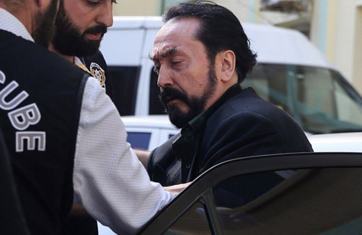 Adnan Oktar'ın aylık kazancı dudak uçuklattı!