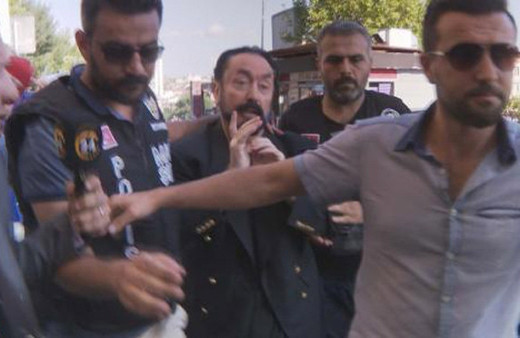 Adnan Oktar'ın yanından kaçtı itiraf etti! Grup sekse gözleriyle şahit olmuş