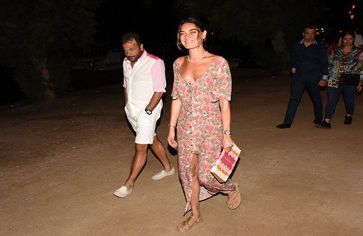 Sürpriz aşk iddiası! Birlikte görüntülendiler