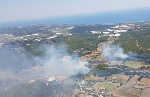 Tatil cenneti yanıyor! Uçaklar müdahale ediyor...