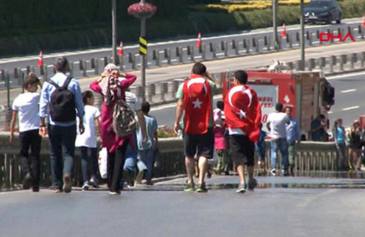 15 Temmuz Şehitler Köprüsü'ne yürüyüş başladı