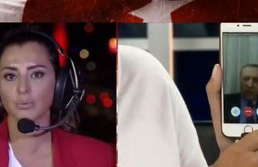 Hande Fırat 15 Temmuz gecesini anlatırken duygusal anlar yaşadı