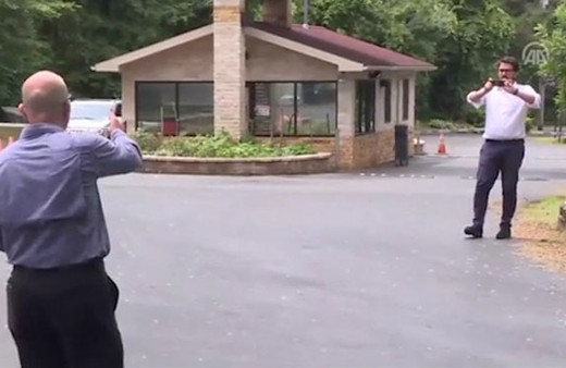 AA muhabirinden Fethullahçı haine tokat gibi sözler! 