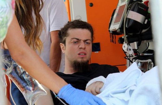 Kobra yılanının ısırdığı Aref yoğun bakımda